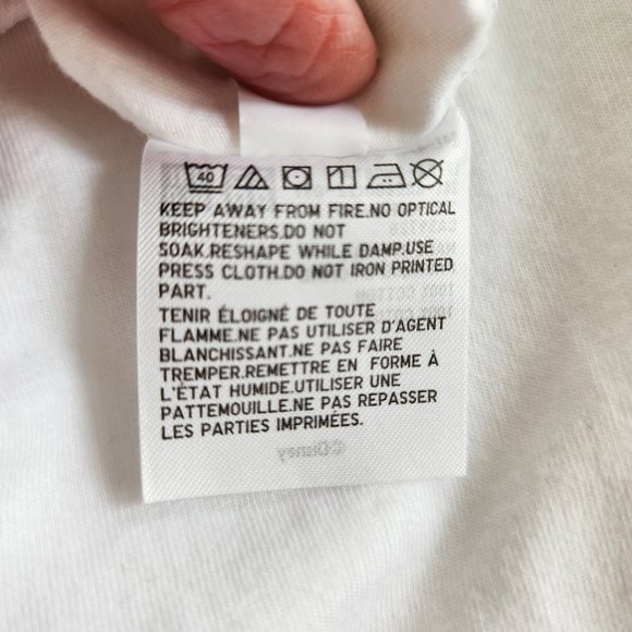 Uniqlo Mickey Mouse White Tshirt Graphic Tee Disney Parks Vacation Summer Small - Picture 4 of 7